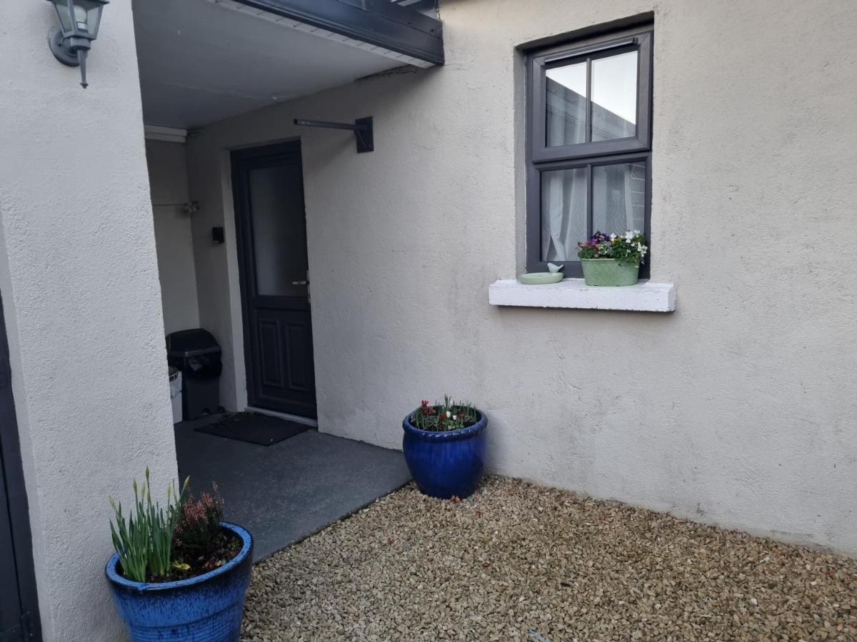 Cracatinni Mews Roundwood Exterior foto