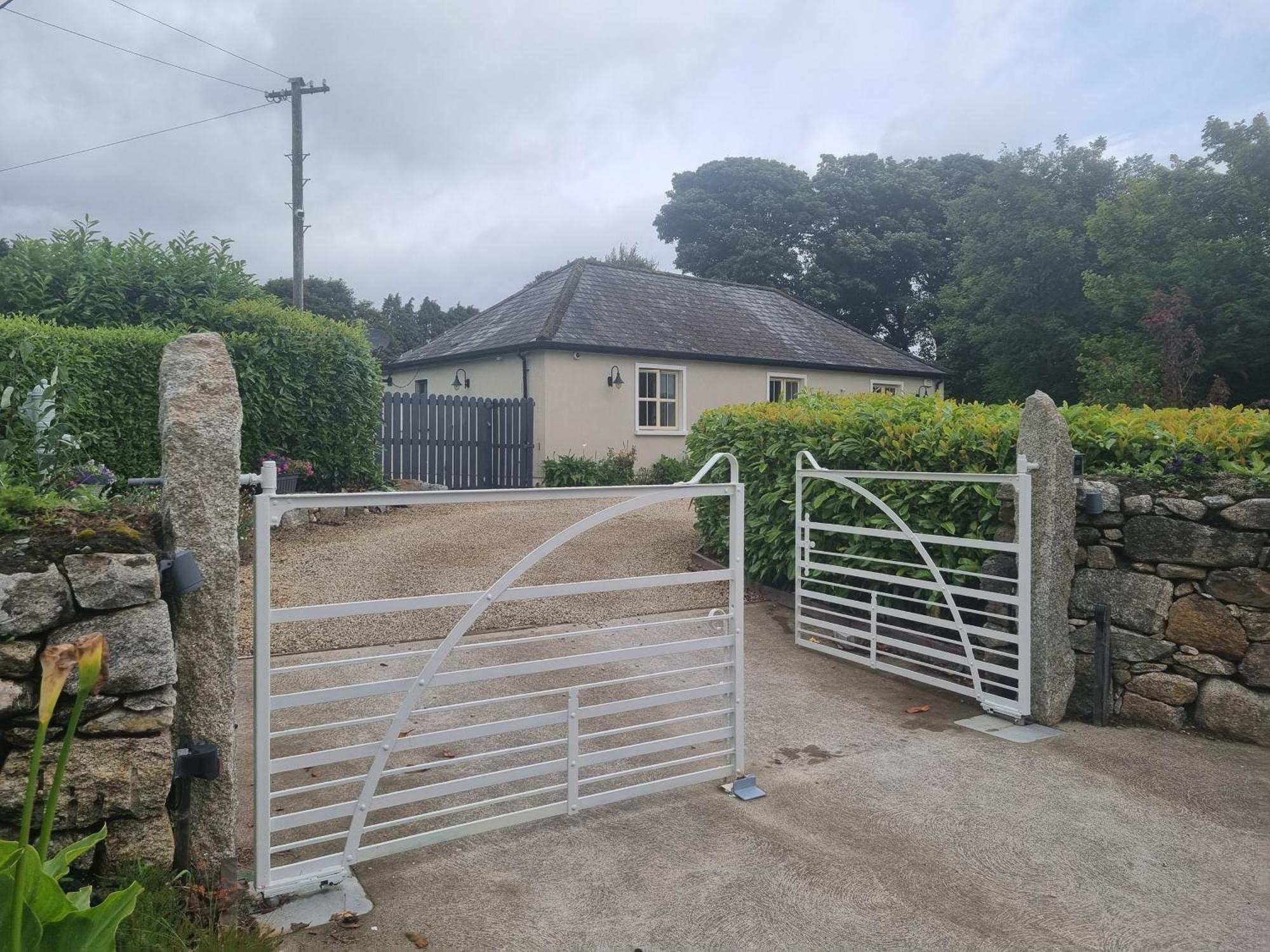 Cracatinni Mews Roundwood Exterior foto